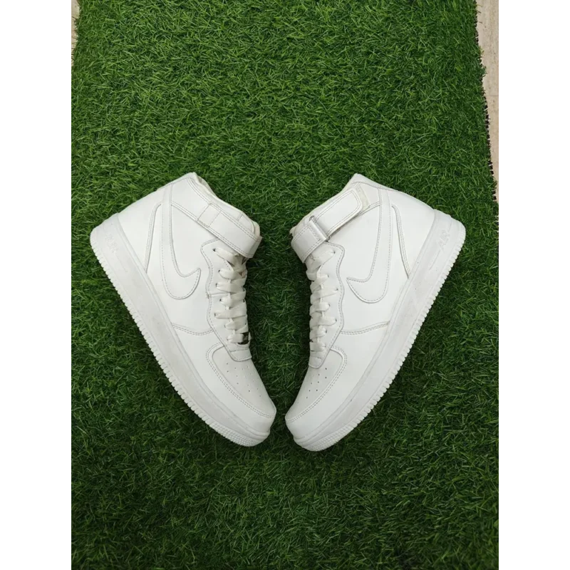 p-photo-2024-09-27-13-25-01-2-13-33-17-320999.webp Premium Nike Af Mid White Shoes For Men (CW29)