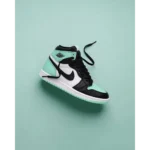 Classy Nike Air Jordan Retro 1 High Green Glow Shoes For Men (SFS1557)