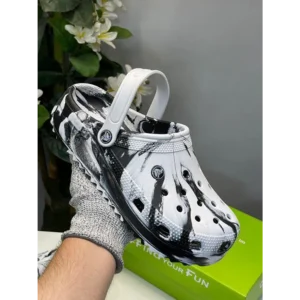 Trendy Crocs Classic Clogs Marbled White Black For Men (SOH351)