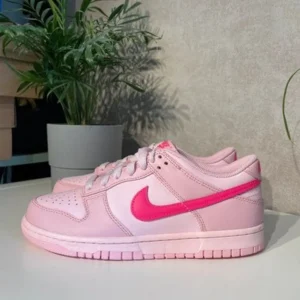 Trendy Nike Sb Dunk Low Triple Pink Shoes For Women (SFS1885)