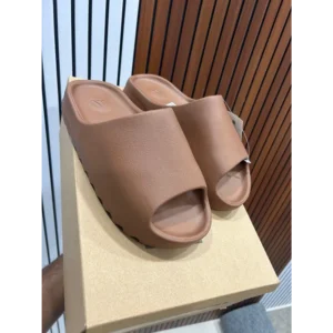 Luxurious Adidas Yeezy Slides For Men (SFS1889)