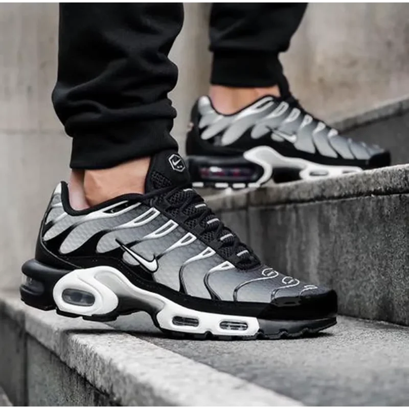 Luxurious Nike Air Max Plus Black White Shoes For Men (SFS1903)
