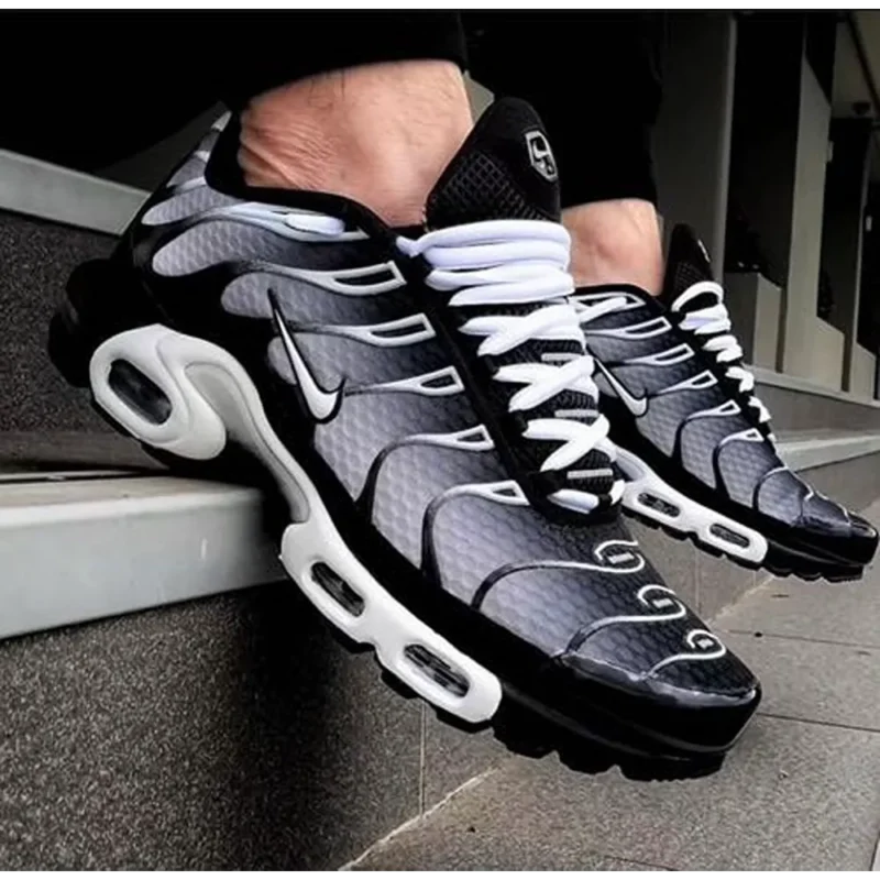 Luxurious Nike Air Max Plus Black White Shoes For Men (SFS1903)