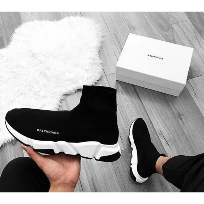 p-photo-2024-12-18-12-29-44-12-37-59-621437.webp Luxurious Balenciaga Speed Trainer Black White Shoes For Men (BSF1867)