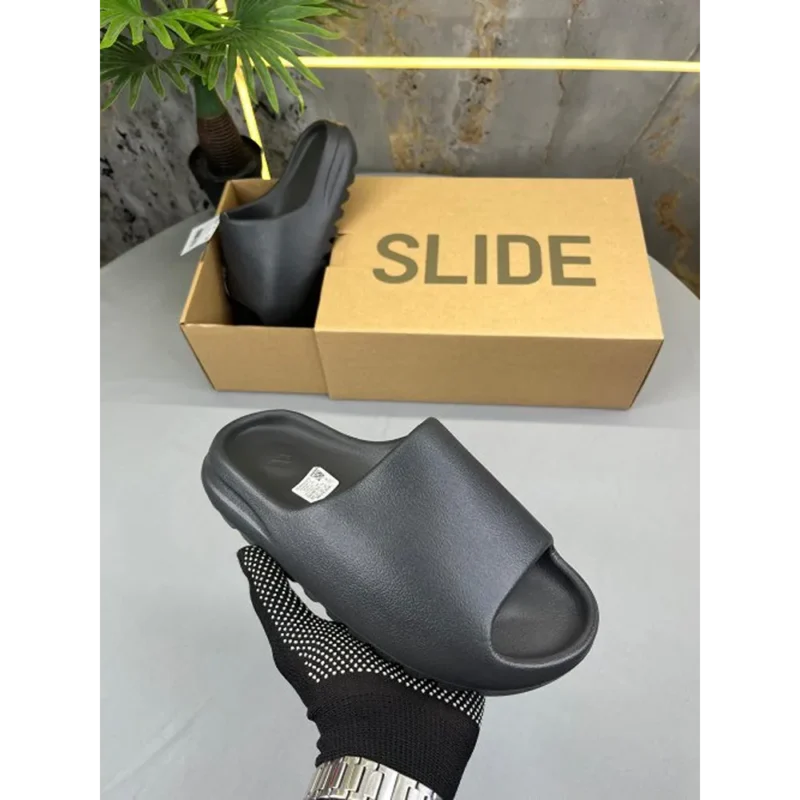 Luxurious Adidas Yeezy Slide For Men (SFS1955)