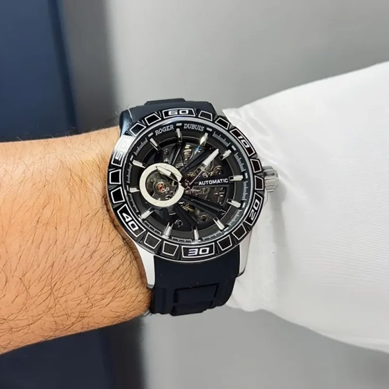 Premium Roger Dubuis Automatic Watch For Men (FT1506)
