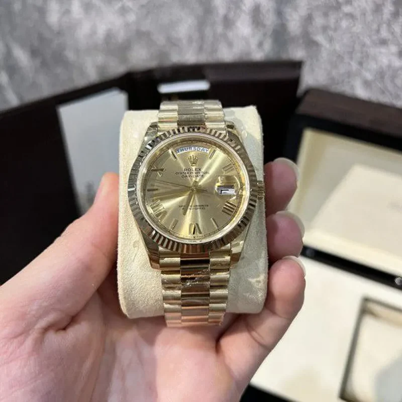 Stylish Patek Philippe Watch For Men (SZ734)