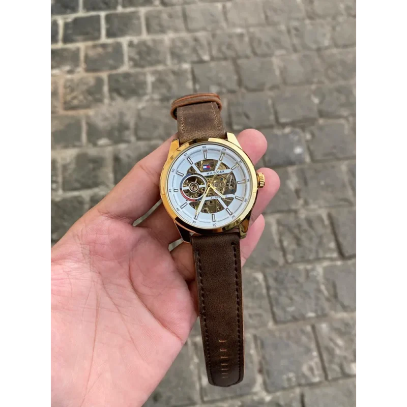 Trendy Tommy Hilfiger Watch For Men (SG-8600)