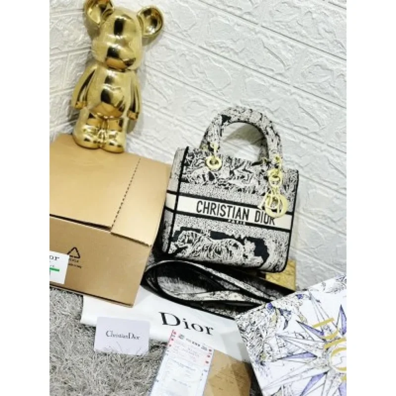 Christian Dior Handbag For Women (SUP1212)