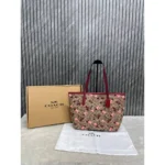 Stylish Coach Handbag With OG BoxFor Women (FT700)