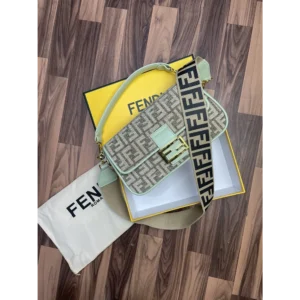 Stylish Fendi Handbag For Women (CSO1024)