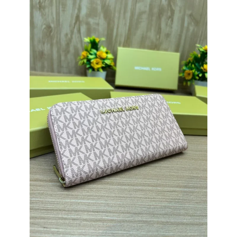 Stylish Michael Kors Wallet For Women (CSO1026)