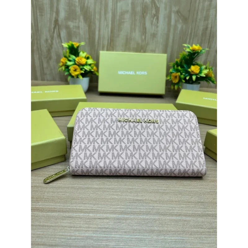 Stylish Michael Kors Wallet For Women (CSO1026)