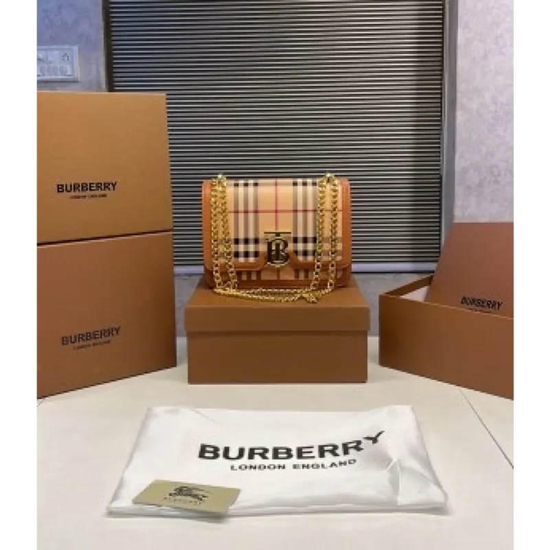 Burberry Handbag For Women (BOT942)