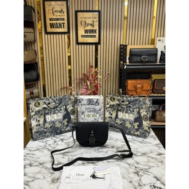 Stylish Valentino Handbag For Women (SW2188)