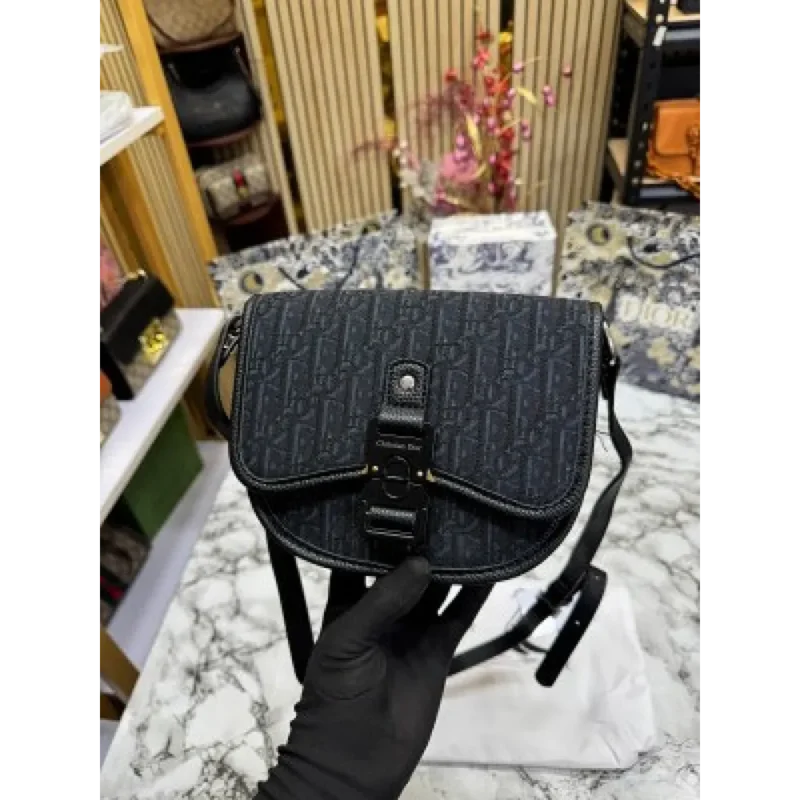 Stylish Valentino Handbag For Women (SW2188)