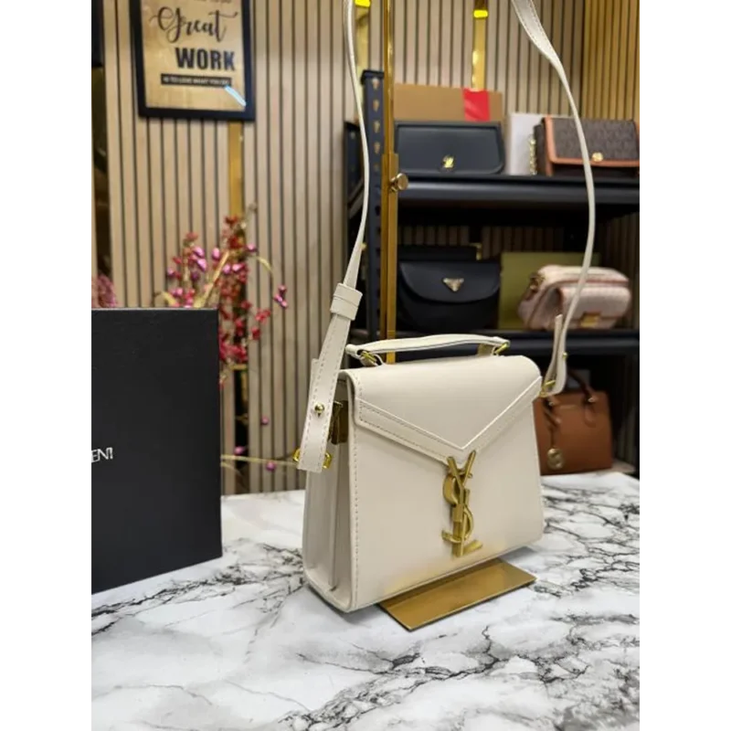 Yves Saint Laurent Handbag For Women (BOT875)