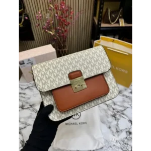 Premium Michael Kors Handbag For Women (CSO1524)