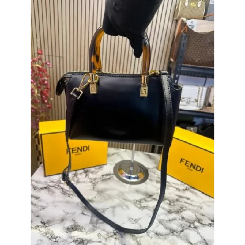 Trendy Fendi Handbag For Women (SW5324)