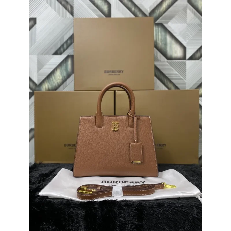 Classy Burberry Handbag For Women (J948)