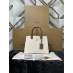 Classy Burberry Handbag For Women (J951)