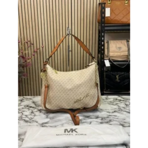 Premium Michael Kors Handbag For Women (J901)