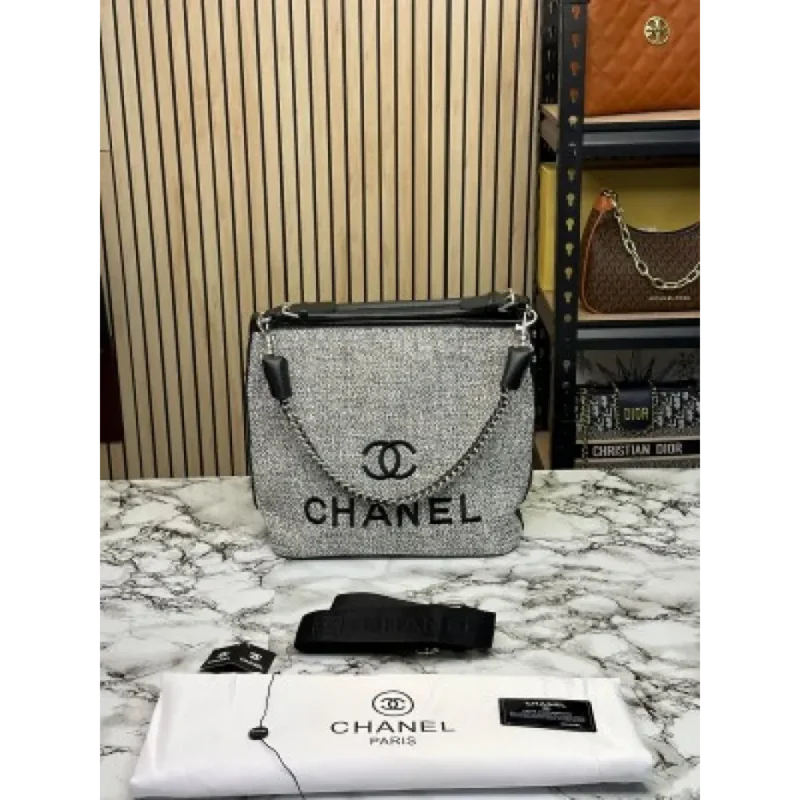 Luxurious Chanel Handbag For Women (SOS2715)