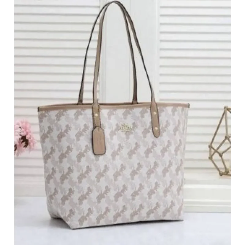 p-32-13-56-06-147970.webp Trendy Coach Handbag For Women (ADS19)