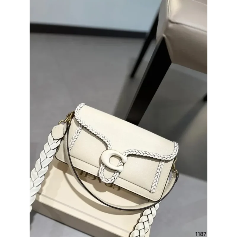Classy Coach Handbag For Women (J963)