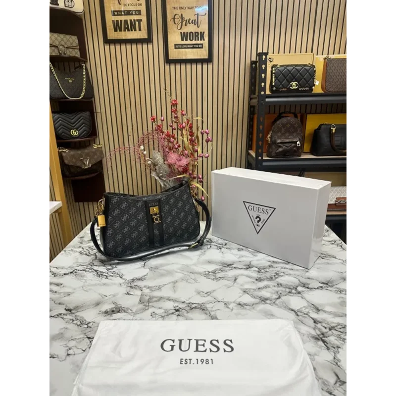 Trendy Guess Handbag For Women (ADS23)