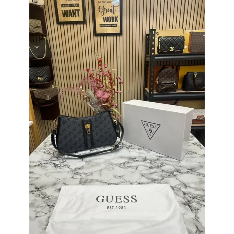 Trendy Guess Handbag For Women (ADS24)