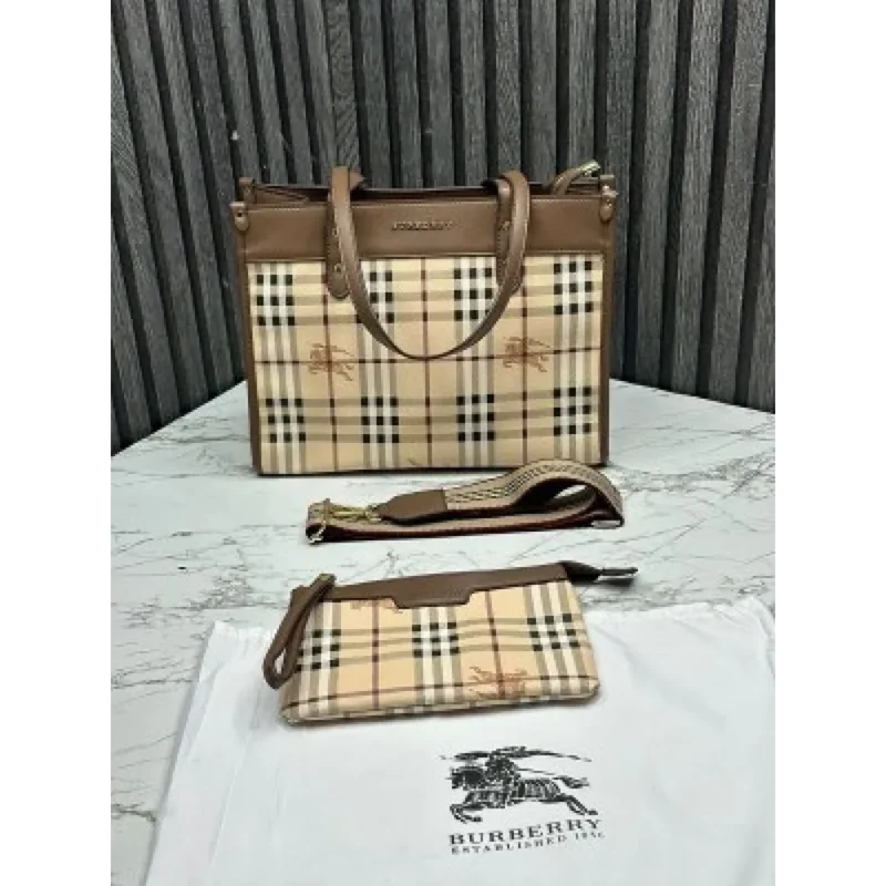 Trendy Burberry Handbag For Women (ADS36)