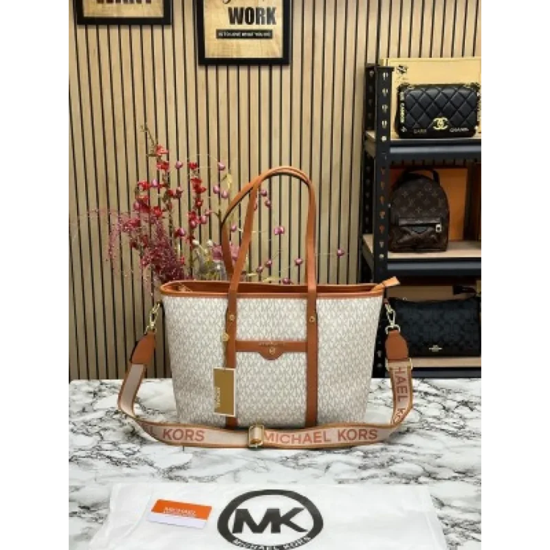 Classy Michael Kors Handbag For Women (J937)