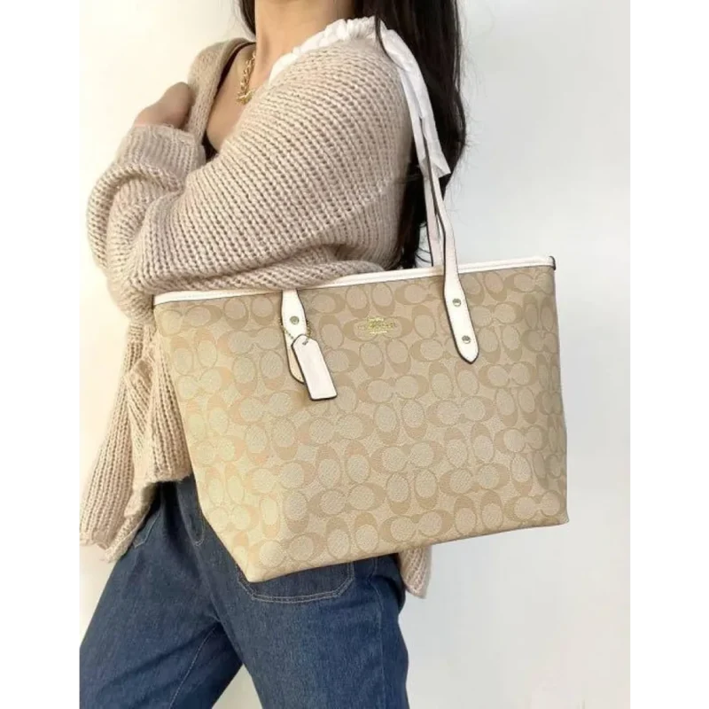 Classy Coach Handbag For Women (J994)