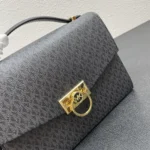 Classy Michael Kors Handbag For Women (J996)