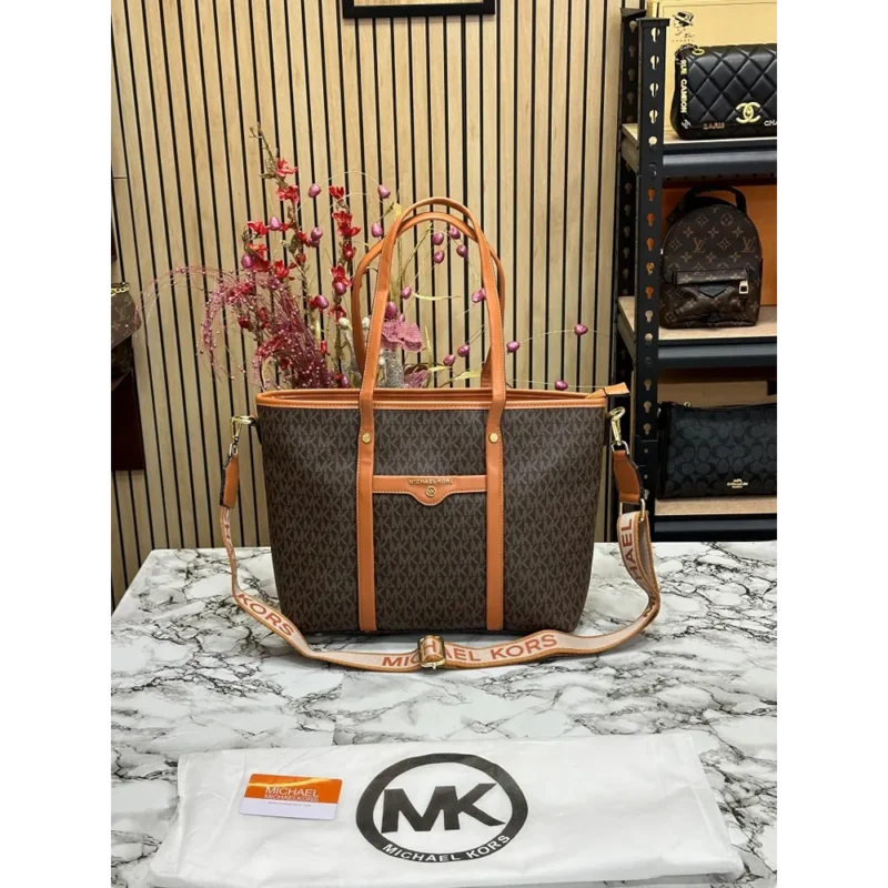 Classy Michael Kors Handbag For Women (J939)