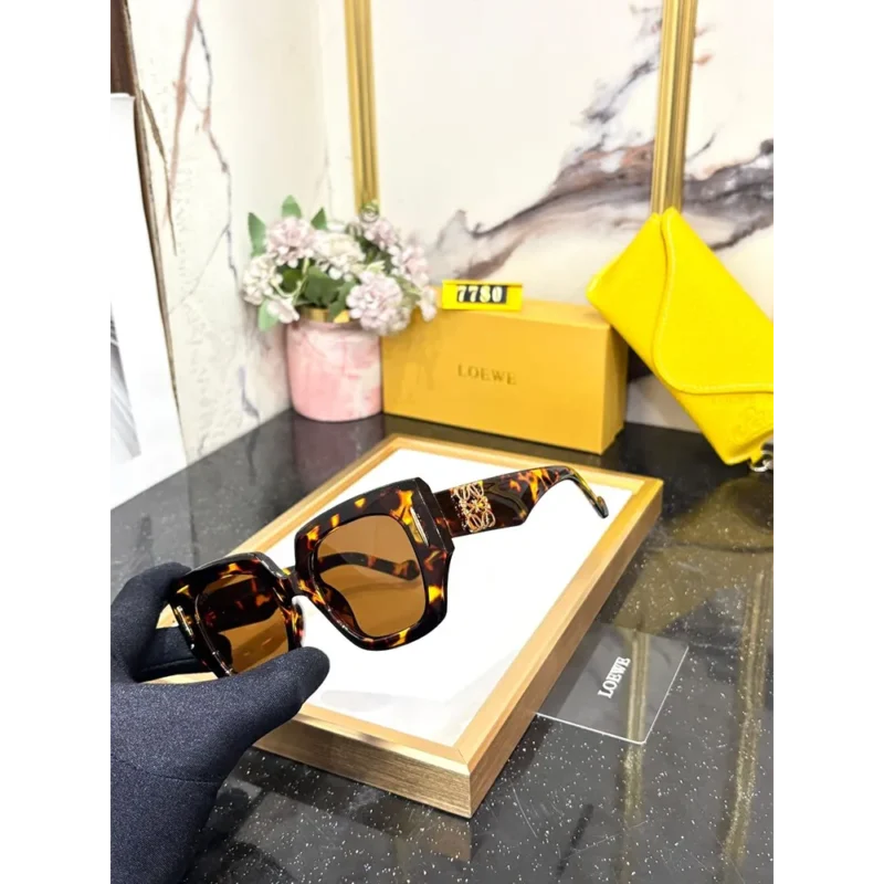Premium Loewe Sunglasses (LAZ18)