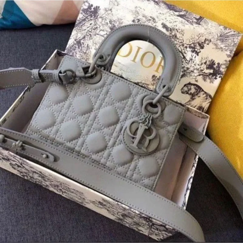 Stylish Dior Handbag With Og Box For Women (LAB1378)