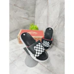 Stylish Vans Off Slides The Wall White For Men (HS360) - stayhit.in